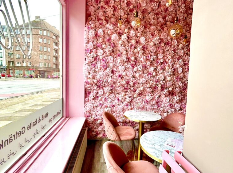 Rosa Barbie Café zu vermieten in Winterhude - Bahrami Immobilien